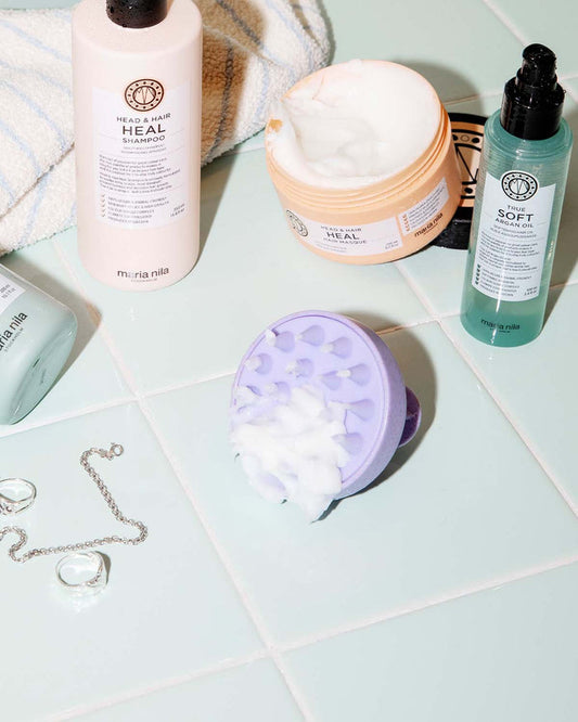 MARIA NILA scalp massage brush