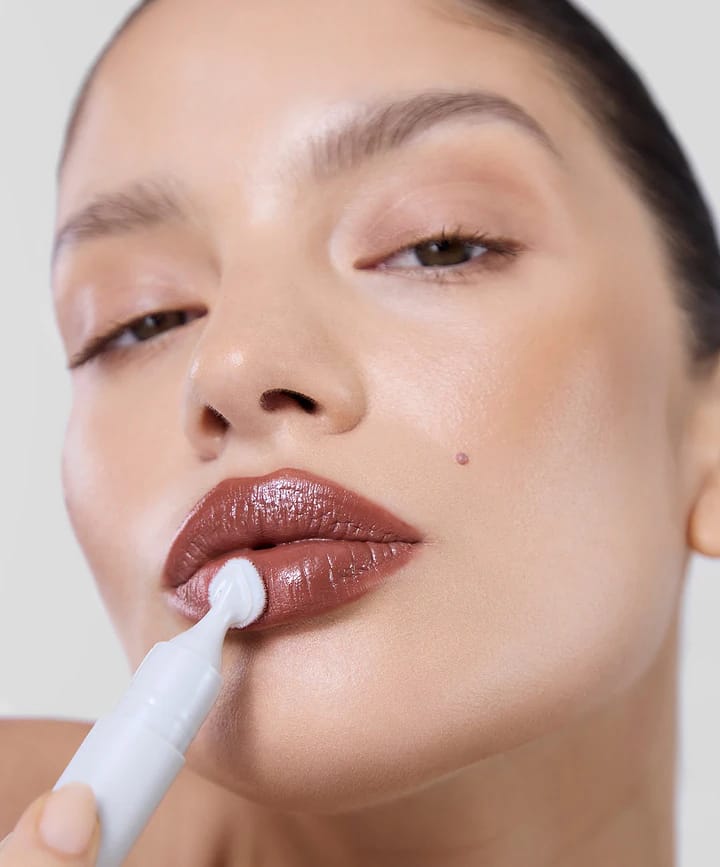 REFY Hydrating Liquid Lipstick With Buildable Satin Colour